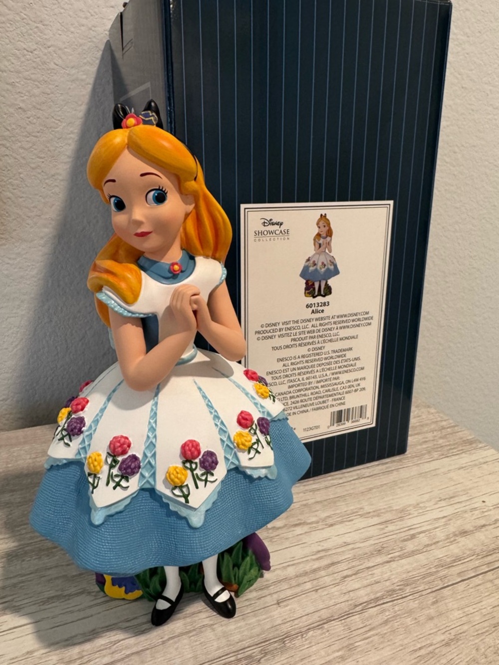 Disney Showcase “Alice” Figurine